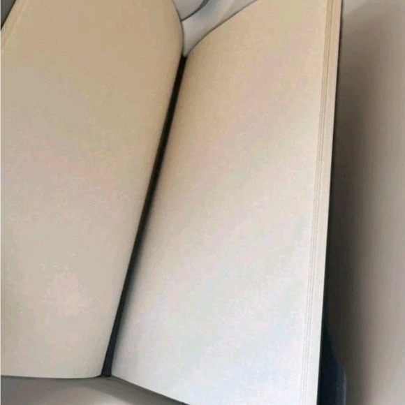 Gucci Notebook - Picture 8 of 8